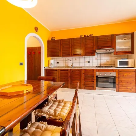 Apartment Un Balcone Sul By Wonderful Italy Montemezzo