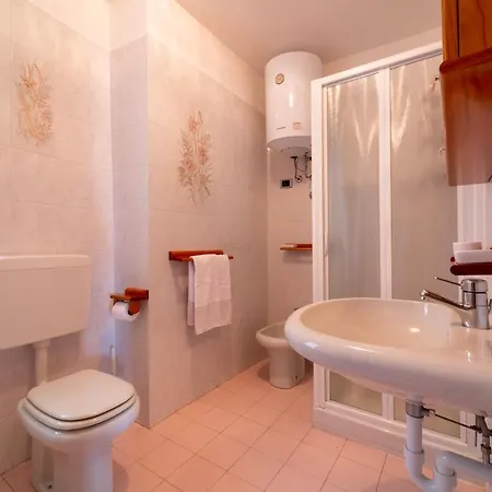 Apartment Un Balcone Sul By Wonderful Italy Montemezzo